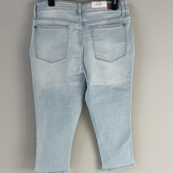 Judy Blue Women's Sky Blue Cropped Jeans - Picture 2 of 4